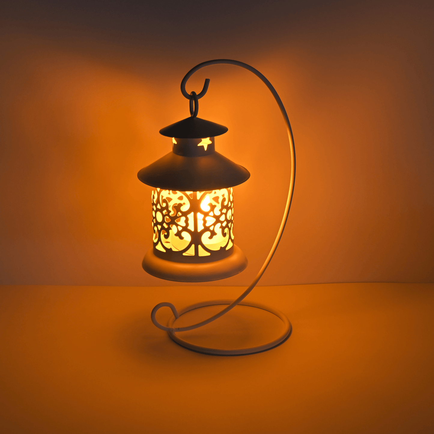 ELITE CASA Candle Holder with Bracket Décor