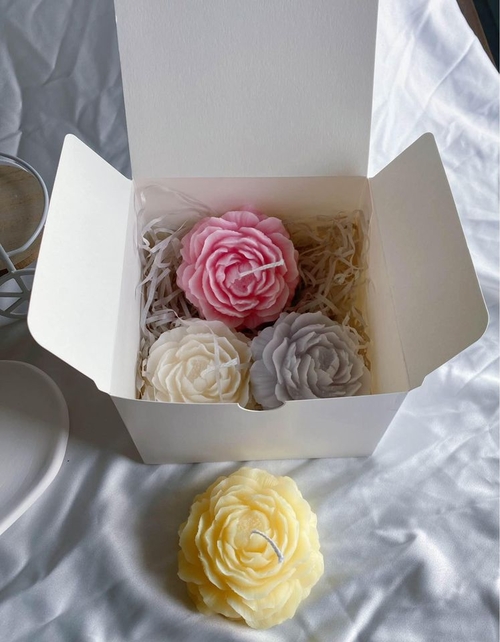 Peony Scented Candle — The Essence of Elegant Luxury - Image 3